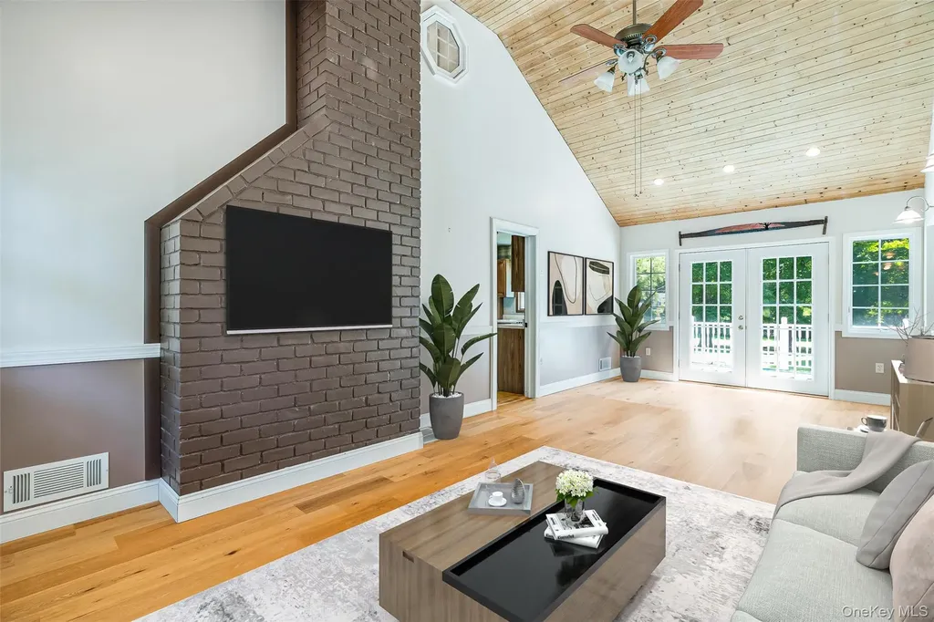 16 Reno Road Poughkeepsie NY 12603