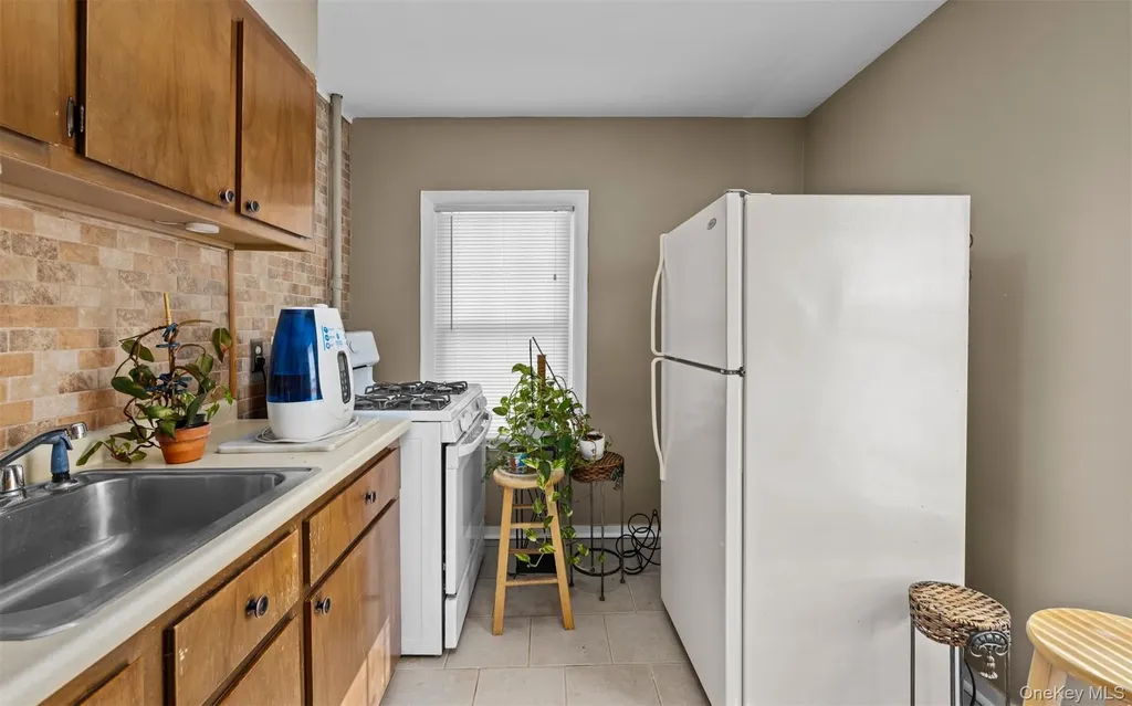 4 Malverne Avenue Malverne NY 11565