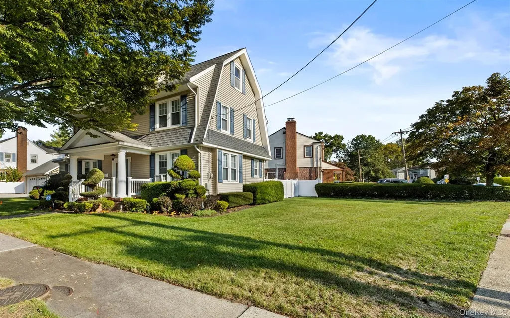 4 Malverne Avenue Malverne NY 11565