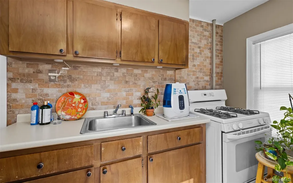 4 Malverne Avenue Malverne NY 11565