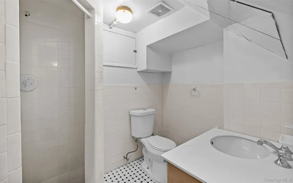 4 Malverne Avenue Malverne NY 11565
