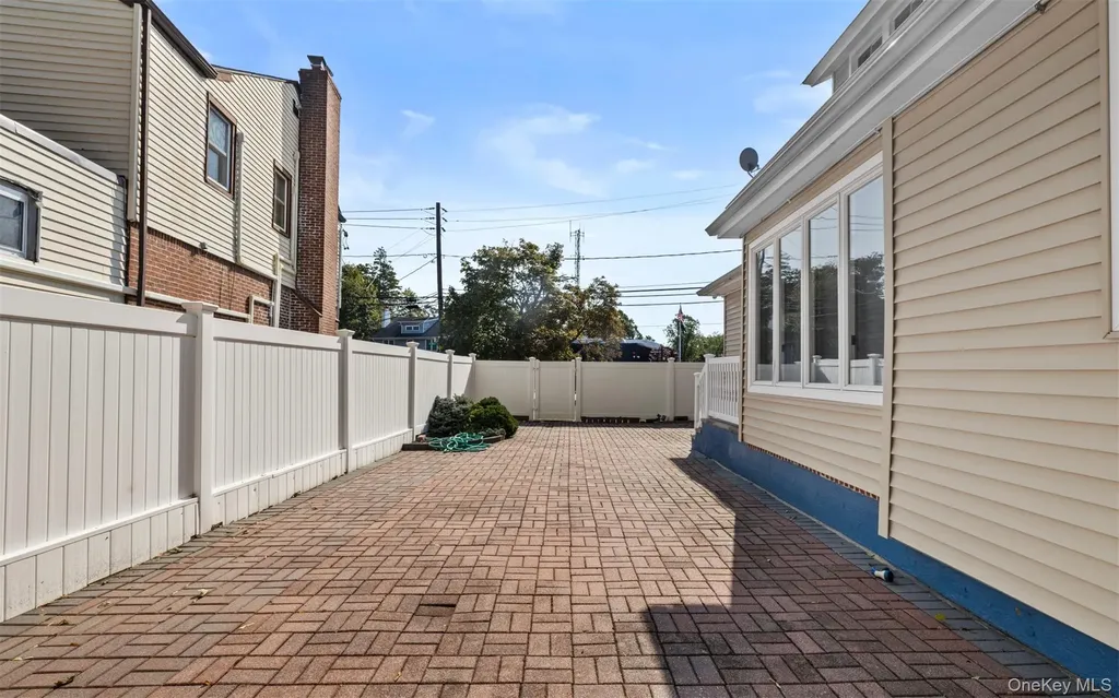 4 Malverne Avenue Malverne NY 11565