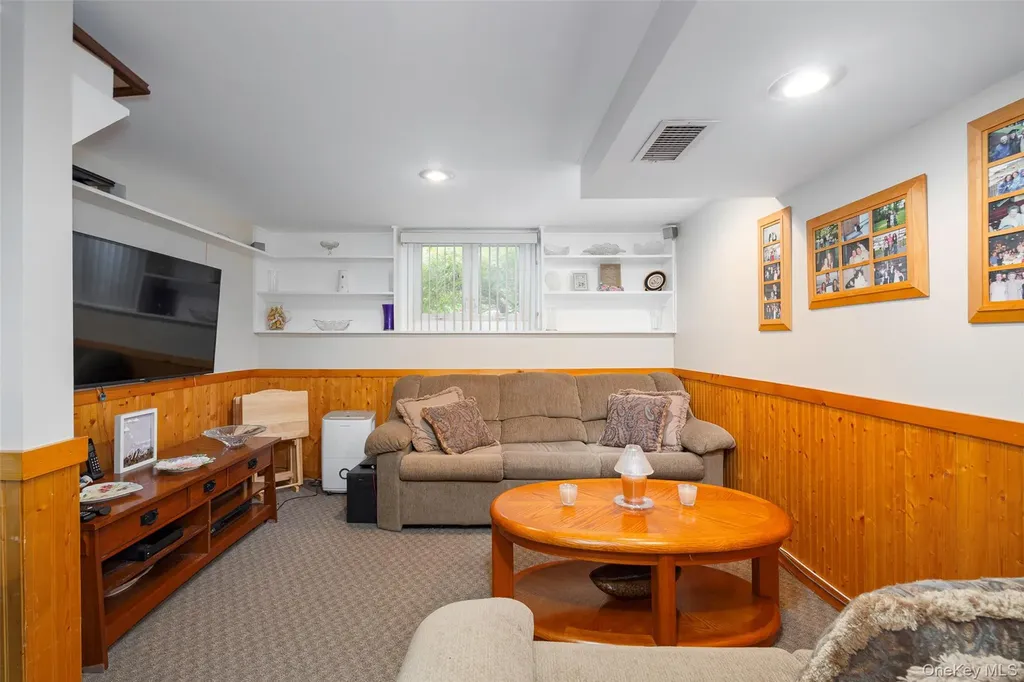 26 Hampton Road Poughkeepsie NY 12603