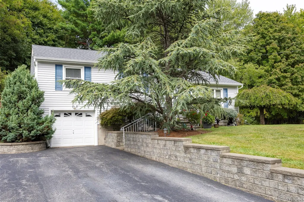 26 Hampton Road Poughkeepsie NY 12603