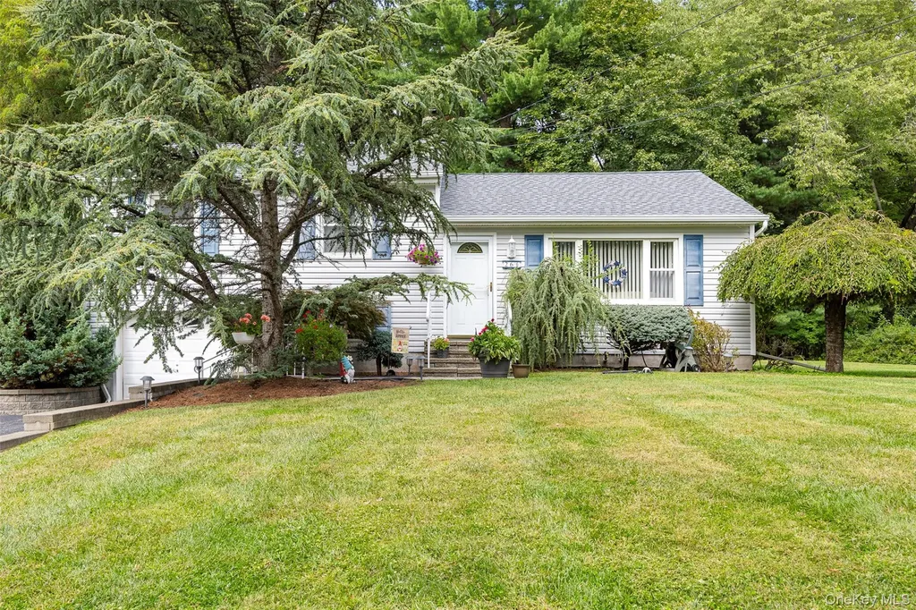 26 Hampton Road Poughkeepsie NY 12603