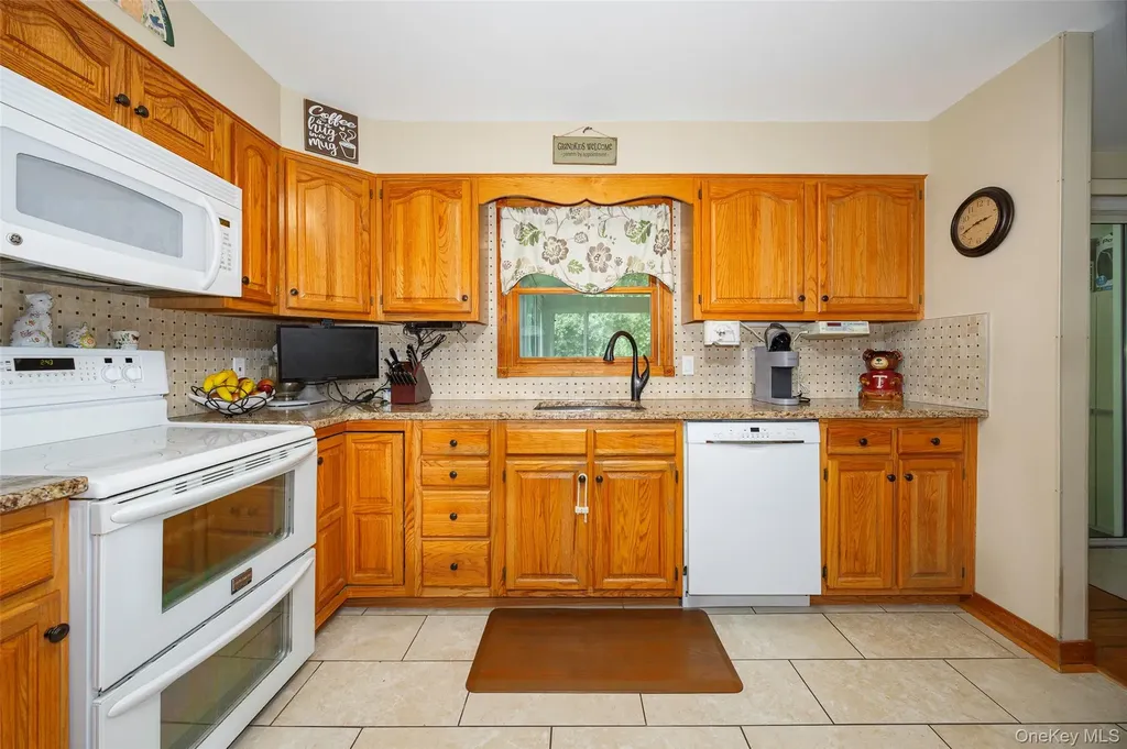 26 Hampton Road Poughkeepsie NY 12603