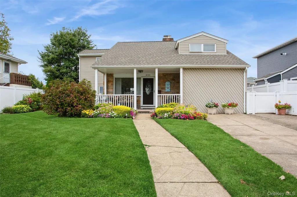 625 E Walnut Street Long Beach NY 11561