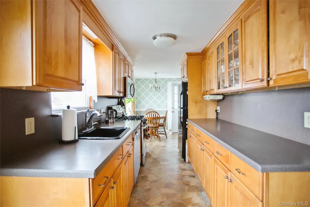 625 E Walnut Street Long Beach NY 11561