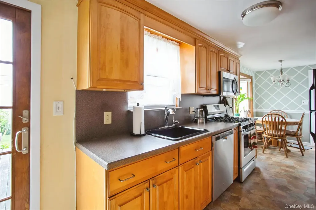 625 E Walnut Street Long Beach NY 11561