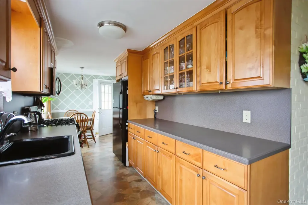 625 E Walnut Street Long Beach NY 11561