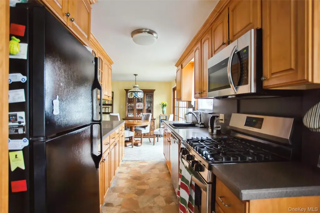 625 E Walnut Street Long Beach NY 11561