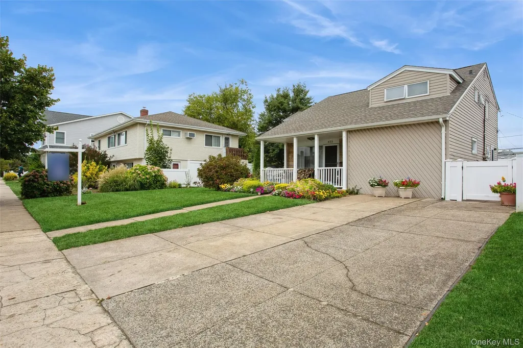 625 E Walnut Street Long Beach NY 11561