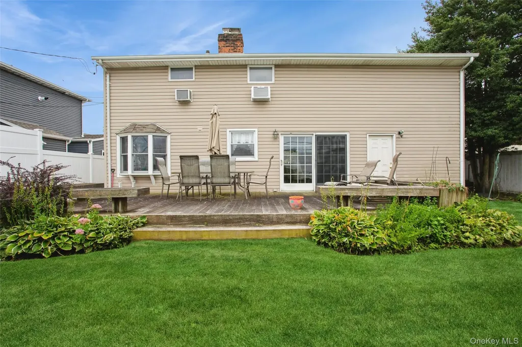 625 E Walnut Street Long Beach NY 11561