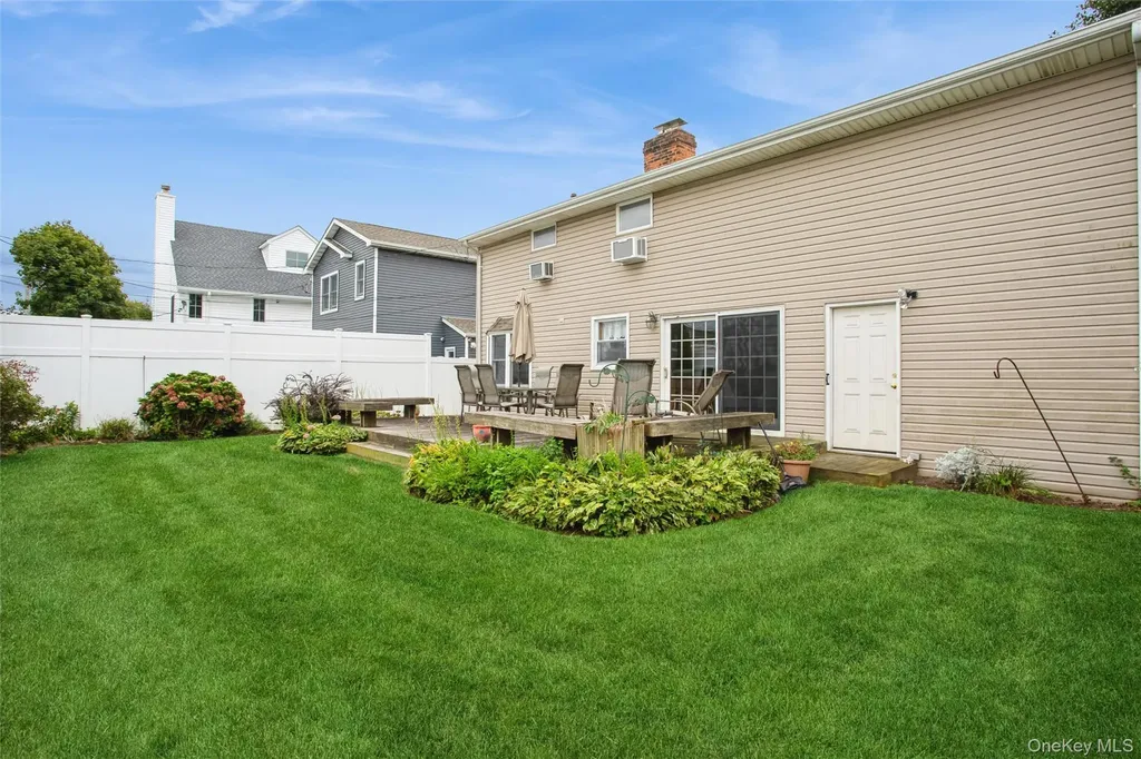 625 E Walnut Street Long Beach NY 11561