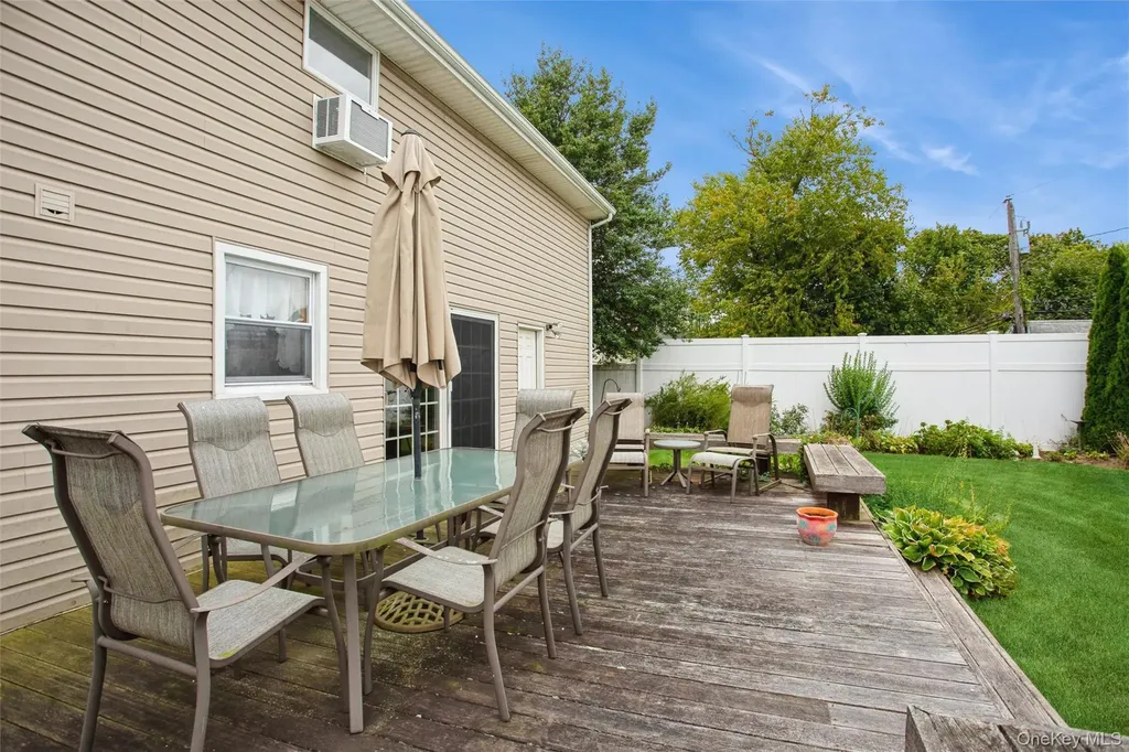 625 E Walnut Street Long Beach NY 11561