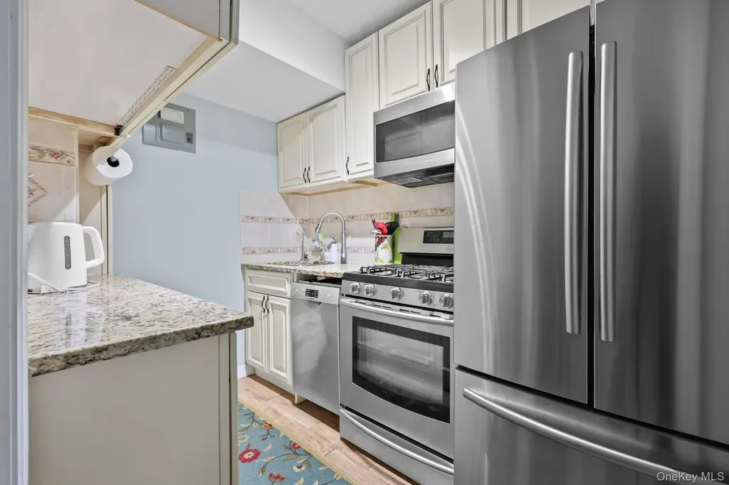 30 E Hartsdale Avenue Hartsdale NY 10530