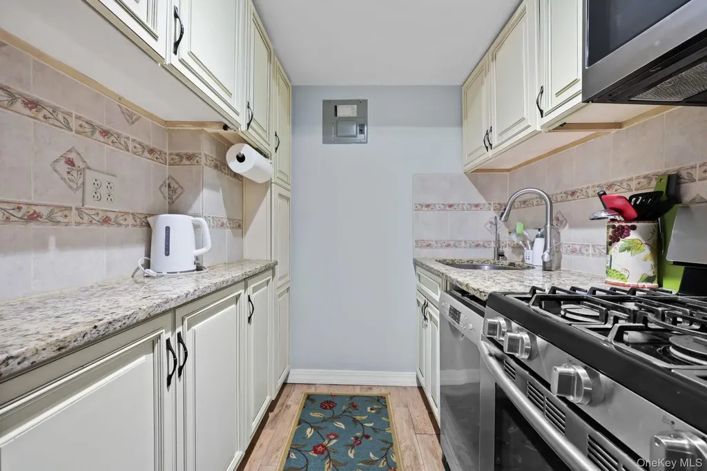 30 E Hartsdale Avenue Hartsdale NY 10530