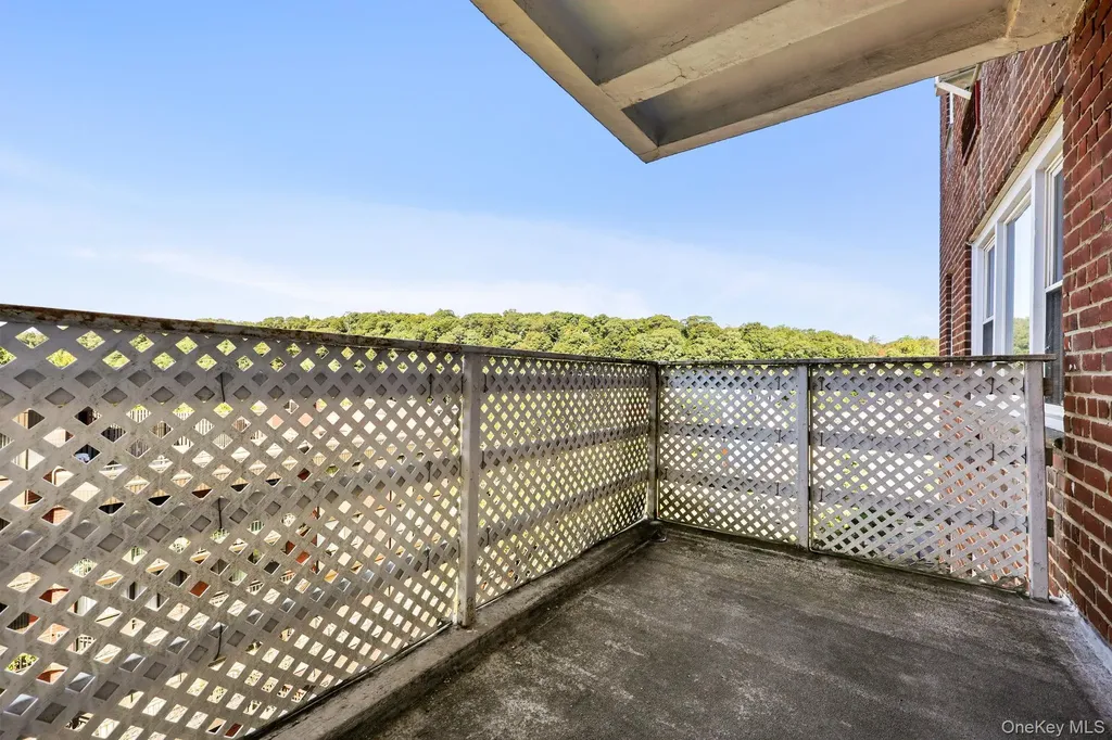 30 E Hartsdale Avenue Hartsdale NY 10530