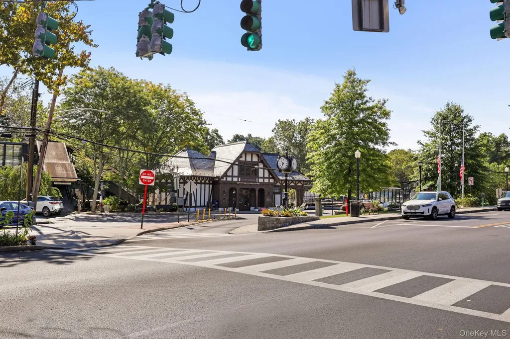 30 E Hartsdale Avenue Hartsdale NY 10530