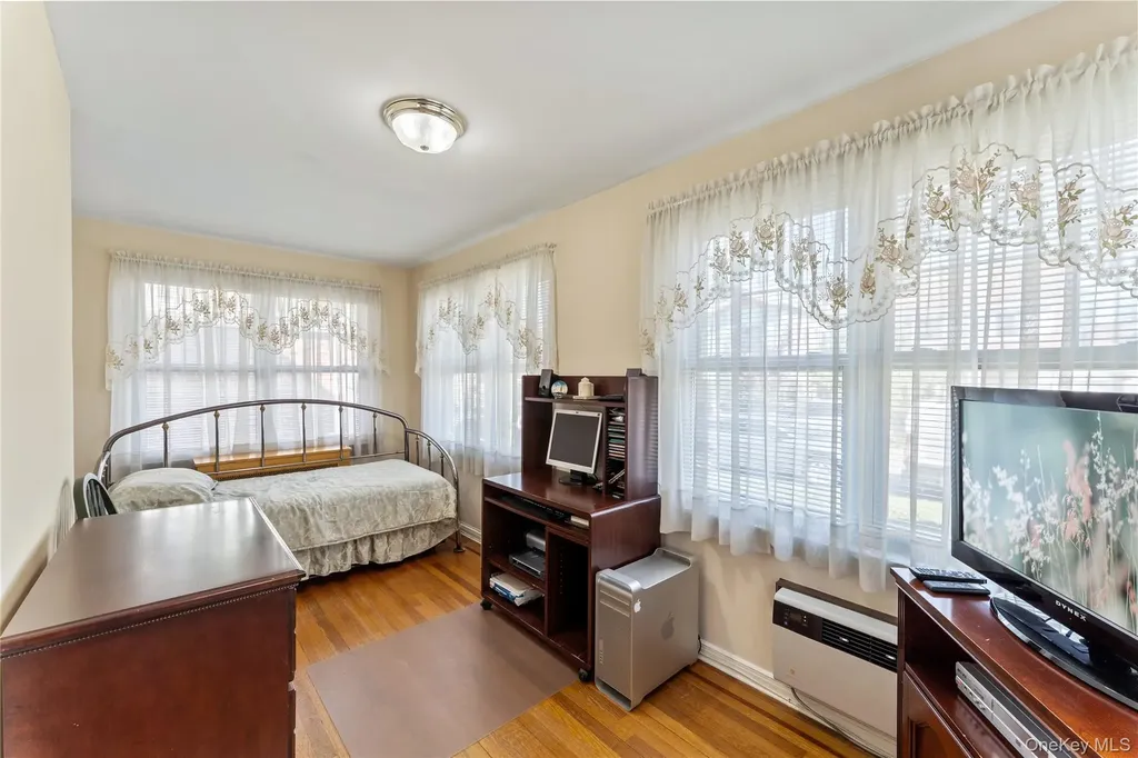 2914 162nd Street Flushing NY 11358