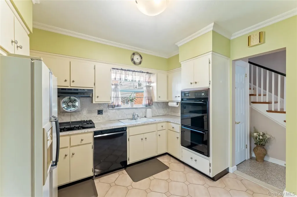 2914 162nd Street Flushing NY 11358