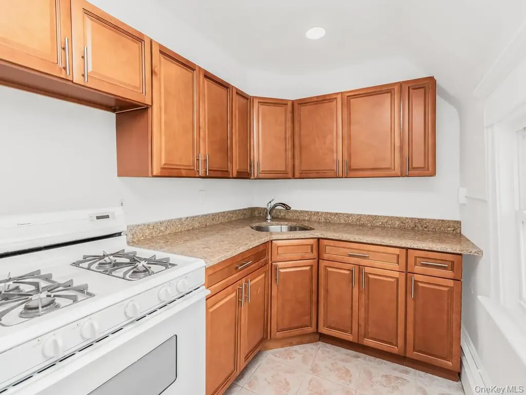 552 N Broadway Yonkers NY 10701