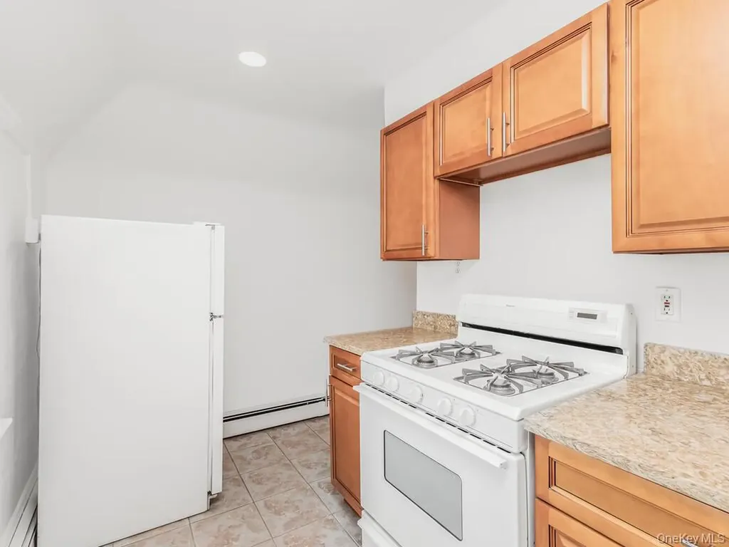 552 N Broadway Yonkers NY 10701
