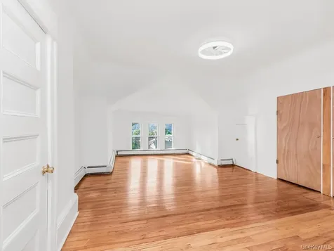 552 N Broadway Yonkers NY 10701