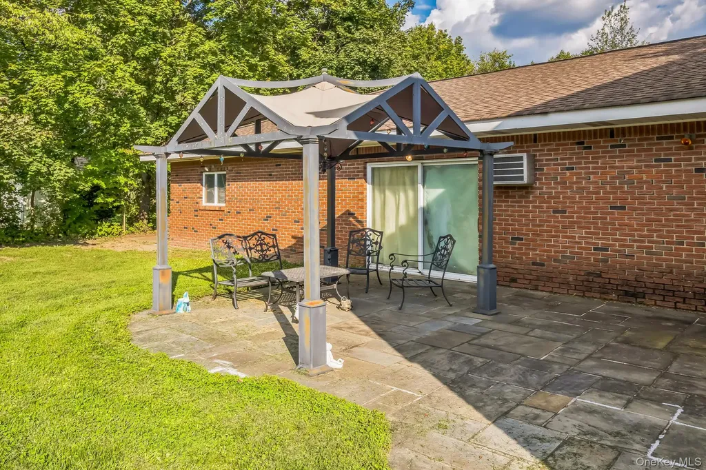 24 New Road Milton NY 12547