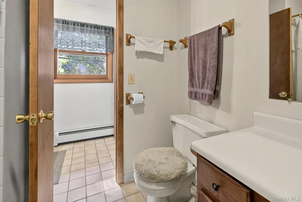 20 Cedar Lane New Windsor NY 12553