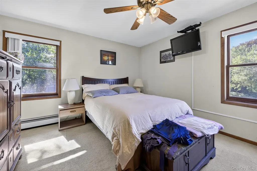 20 Cedar Lane New Windsor NY 12553