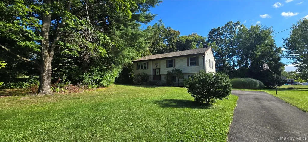20 Cedar Lane New Windsor NY 12553