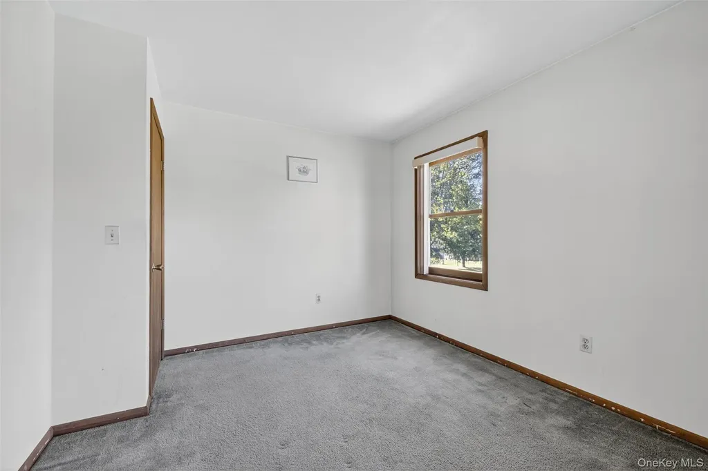 20 Cedar Lane New Windsor NY 12553