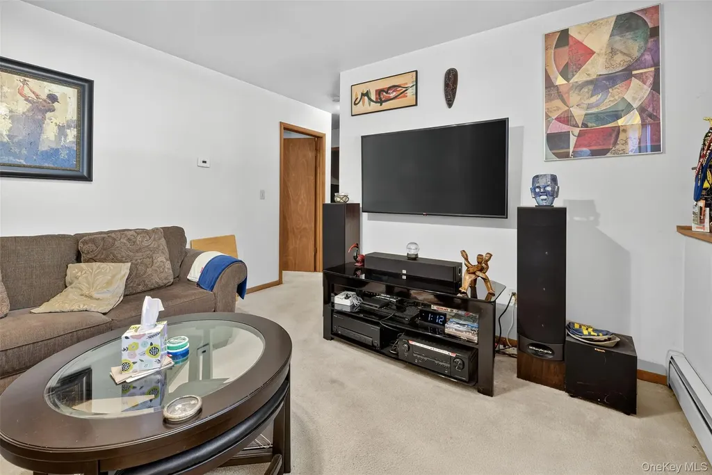20 Cedar Lane New Windsor NY 12553