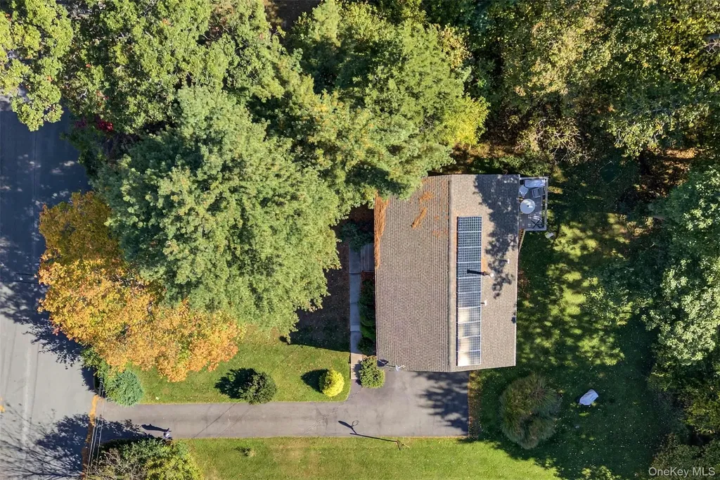 20 Cedar Lane New Windsor NY 12553