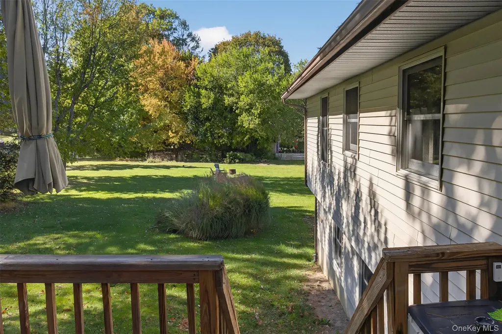 20 Cedar Lane New Windsor NY 12553
