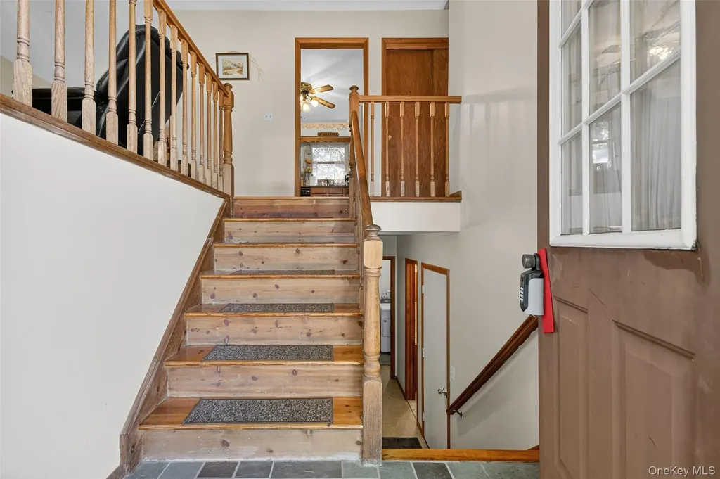 20 Cedar Lane New Windsor NY 12553