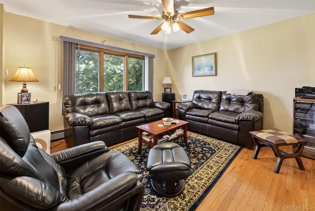 20 Cedar Lane New Windsor NY 12553