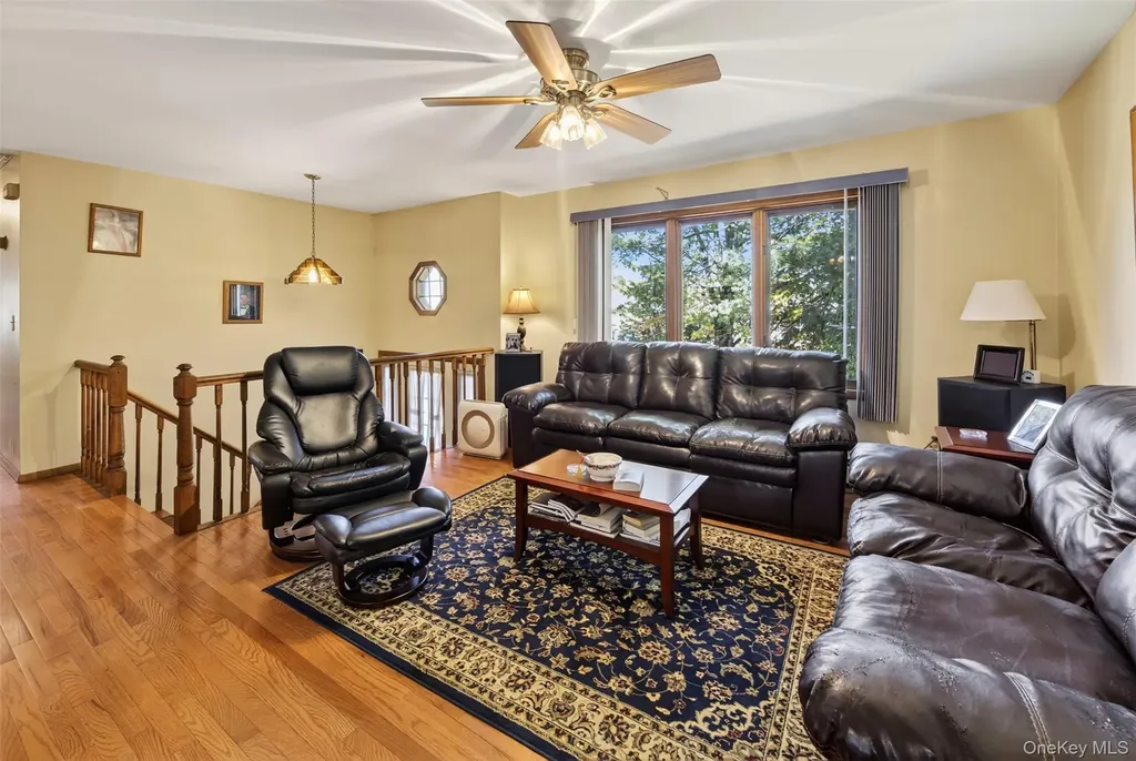 20 Cedar Lane New Windsor NY 12553