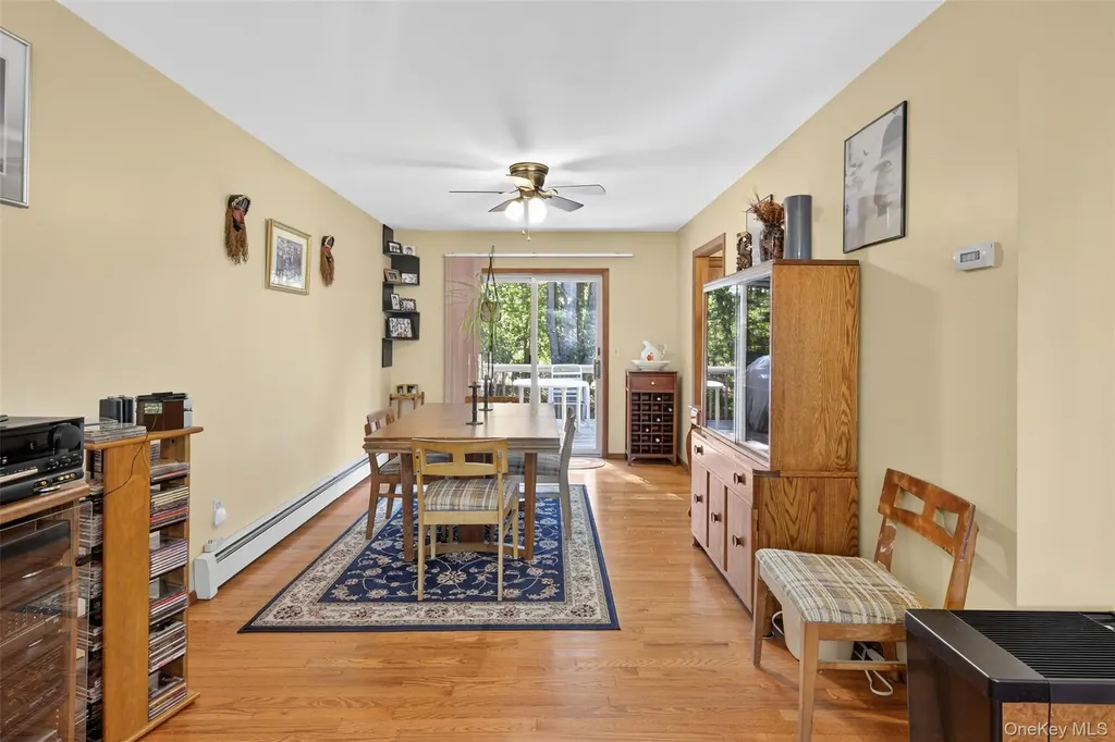 20 Cedar Lane New Windsor NY 12553