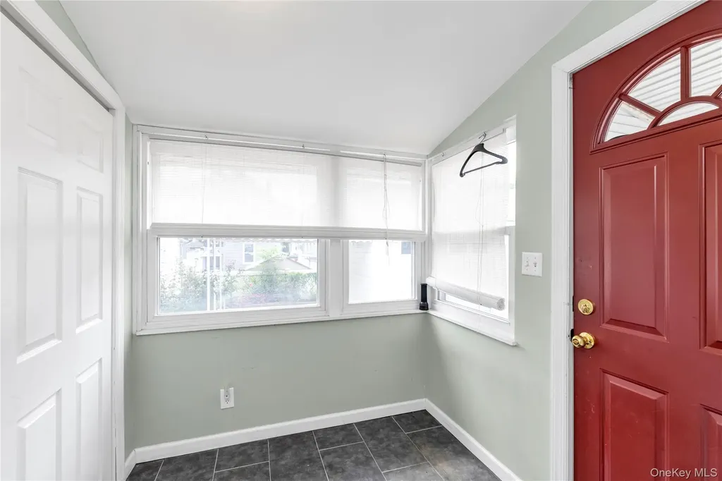 24432 90th Avenue Bellerose NY 11426