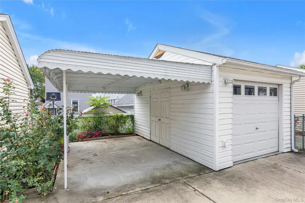 24432 90th Avenue Bellerose NY 11426