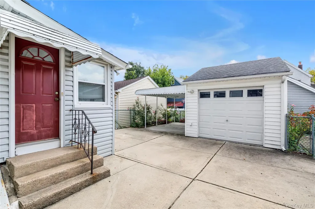 24432 90th Avenue Bellerose NY 11426