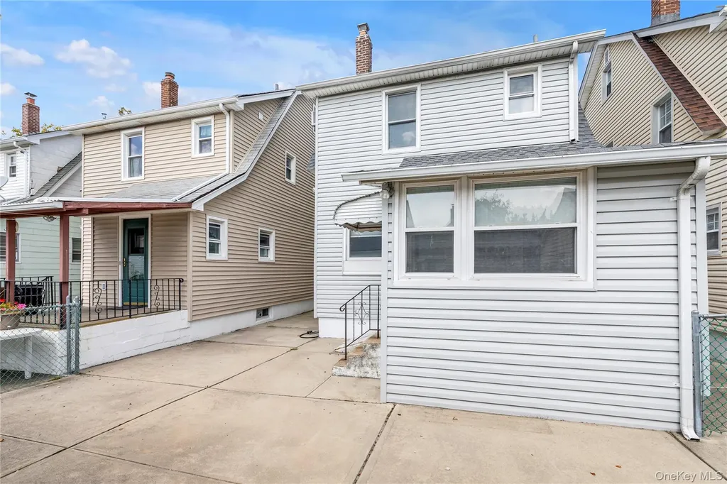 24432 90th Avenue Bellerose NY 11426