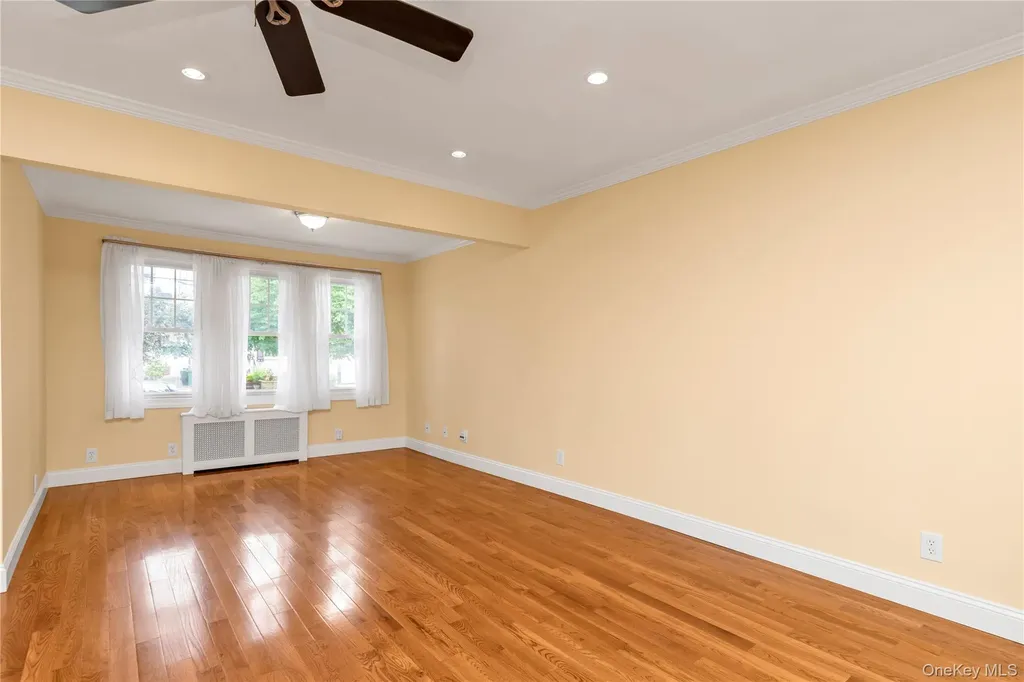 24432 90th Avenue Bellerose NY 11426