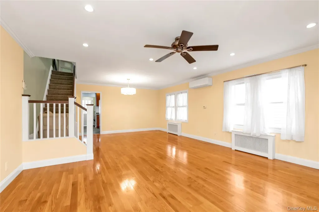 24432 90th Avenue Bellerose NY 11426