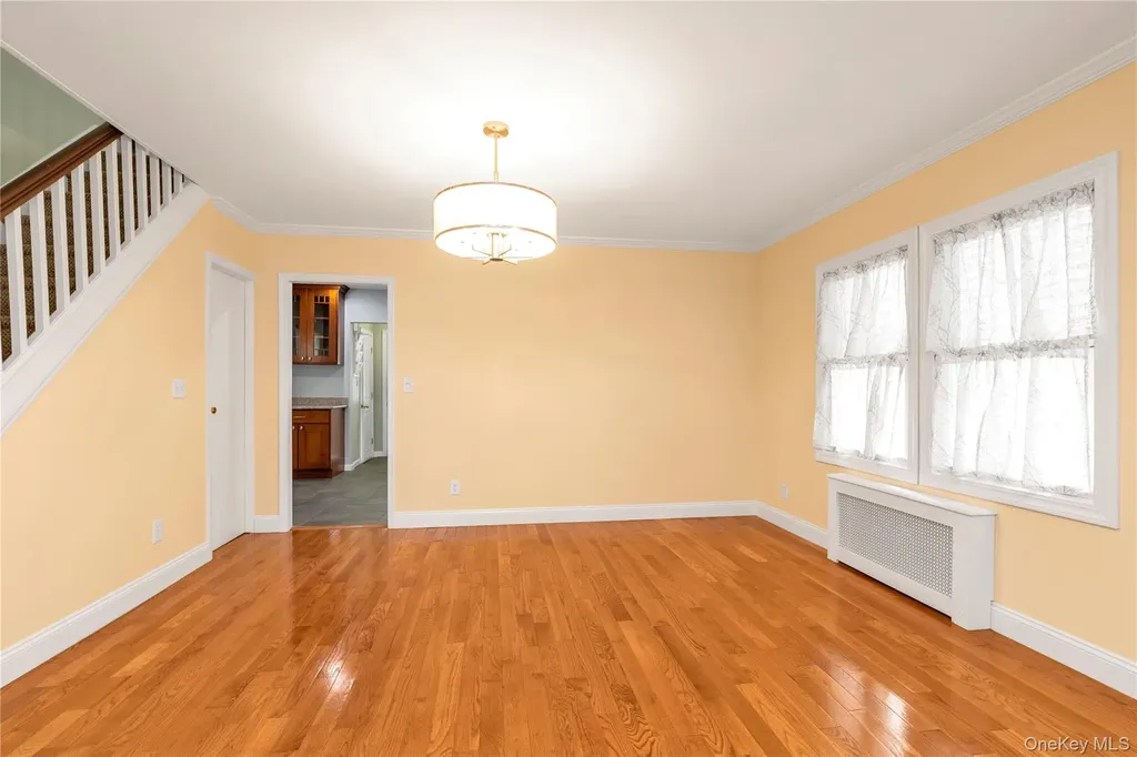 24432 90th Avenue Bellerose NY 11426
