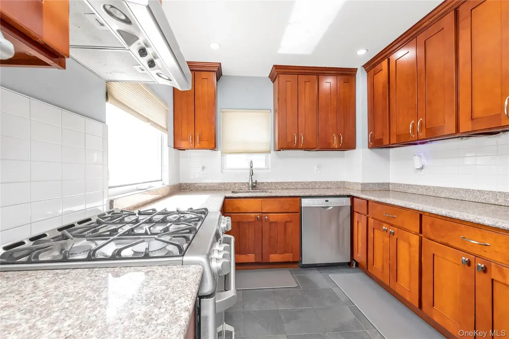 24432 90th Avenue Bellerose NY 11426