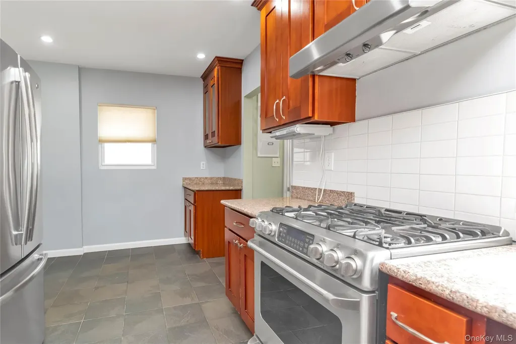 24432 90th Avenue Bellerose NY 11426