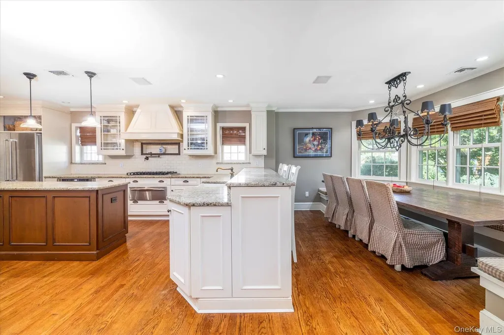 34 Saint Thomas Place Malverne NY 11565